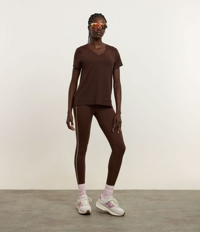 Remera Deportiva en Microfibra Agujerada con Bajo Mullet 2