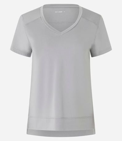 Remera Deportiva en Microfibra Agujerada con Bajo Mullet 4