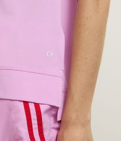 Remera Deportiva en Microfibra Agujerada con Bajo Mullet 4