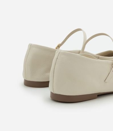 Zapatilla de Cuero con Puntera Cuadrada y Detalle en Hebilla 3