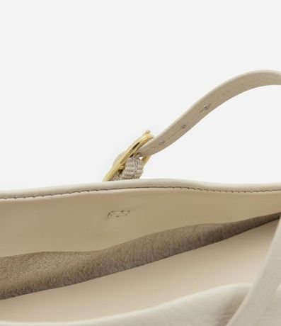 Zapatilla de Cuero con Puntera Cuadrada y Detalle en Hebilla 4