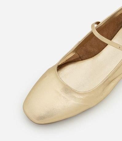 Zapatilla de Cuero con Puntera Cuadrada y Detalle en Hebilla 4