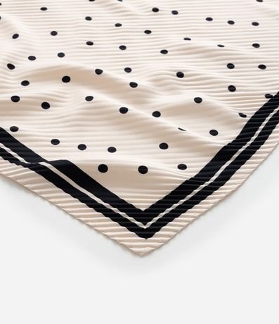 Pañuelo Cuadrado Plegado con Estampa de Lunares 2
