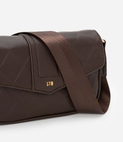 Cartera Transversal Mediana con Tapa y Textura Embossed 6