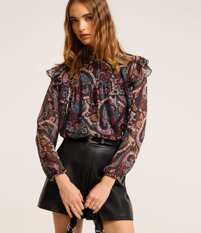 Blusa en Chiffon con Cuello Alto y Estampa Paisley