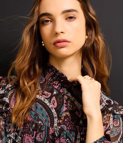 Blusa en Chiffon con Cuello Alto y Estampa Paisley 6