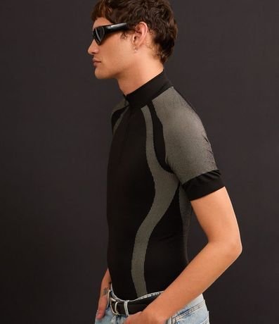 Remera Muscle Seamless con Estampa Abstracta y Cuello con Cremallera 3