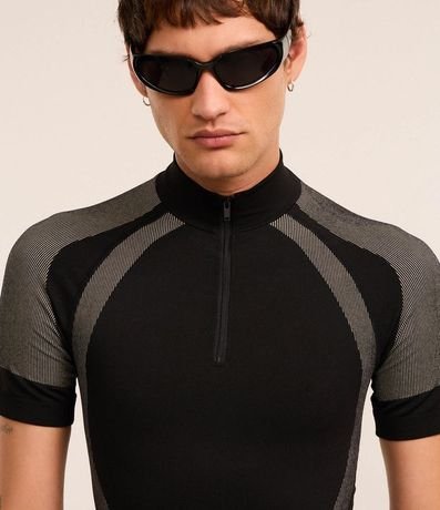 Remera Muscle Seamless con Estampa Abstracta y Cuello con Cremallera 4