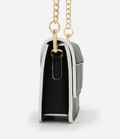 Cartera Transversal Pequeña con Tapa y Detalles Contrastantes 3