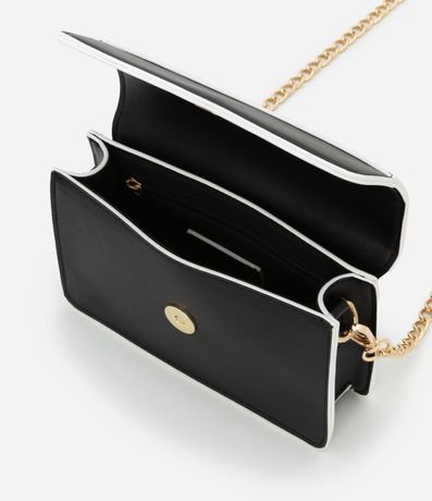 Cartera Transversal Pequeña con Tapa y Detalles Contrastantes 7