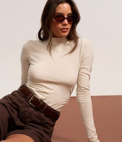 Short Mom Tiro Alto en Sarga con Bolsillos 6