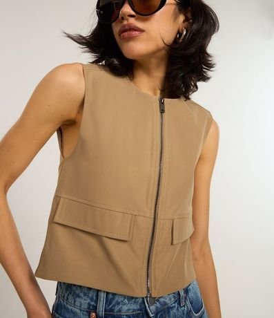 Chaleco en Sastrería con Bolsillos y Solapa 4