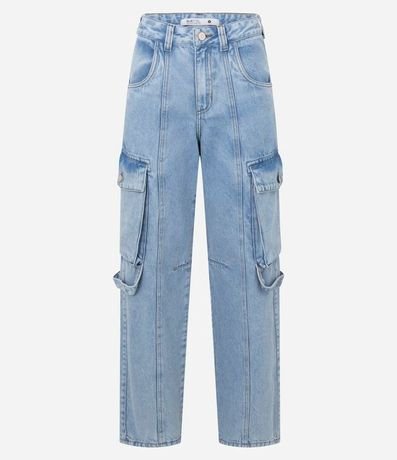 Pantalón Recto en Jeans con Recorte y Bolsillo Cargo