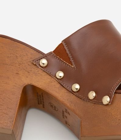 Sandalia con Salto Alto Efecto Madera y Tachuelas 4