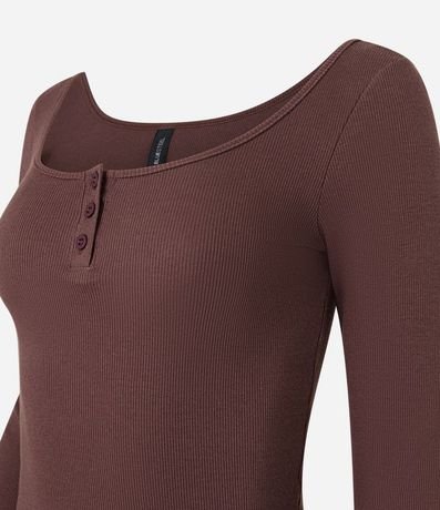 Blusa en Rib con Escote U y Botones 5