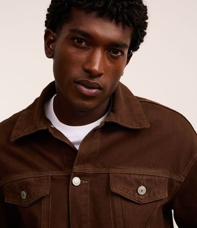 Campera Trucker Overboxy en Sarga con Pespunte Contrastante 5