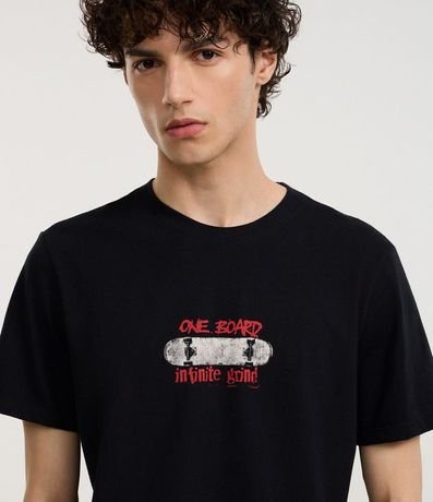 Remera Regular en Algodón con Estampa de Gato Skater 6