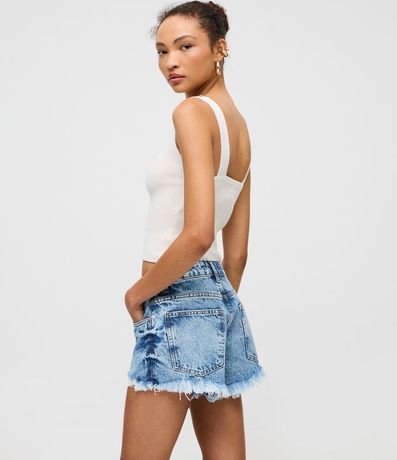 Short Slim en Jeans con Desgastados y Terminación Deshilachada 2