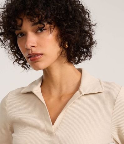 Blusa en Rib con Cuello Polo 3