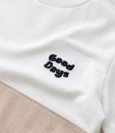 Remera Texturizada Infantil con Blocos de Cores y Bordado - Talle 1 a 6 años 4