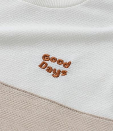 Remera Texturizada Infantil con Blocos de Cores y Bordado - Talle 1 a 6 años 4