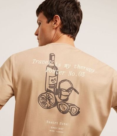 Remera Comfort en Algodón con Estampa de Drinks y Lettering 3