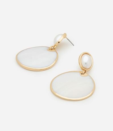 Caravana Mediano con Material Natural y Colgantes con Efecto Nácar 2