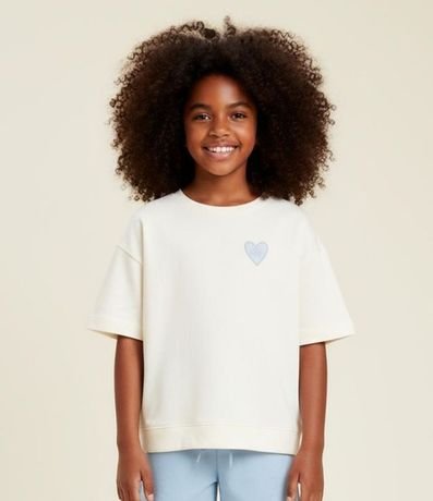 Remera Boxy Corta Infantil con Bordado Corazón - Talle 5 a 14 años