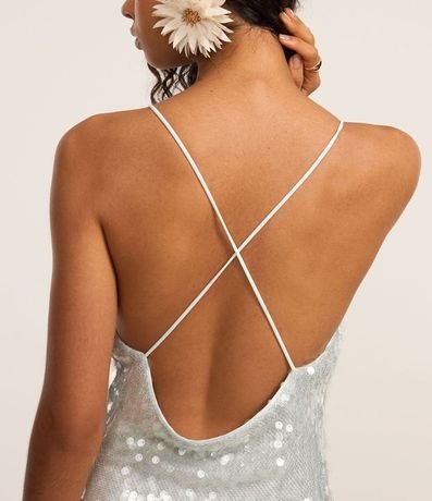 Vestido Recto en Lentejuelas con Bajo Asimétrica y Escote Degagê en la Espalda 4