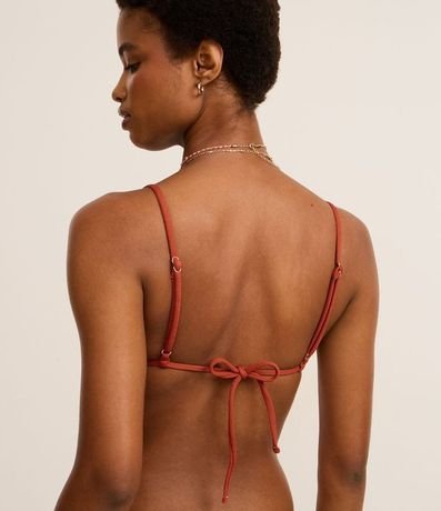 Bikini Top Triangular Fruncido en Microfibra con Pespunte Contrastante 4