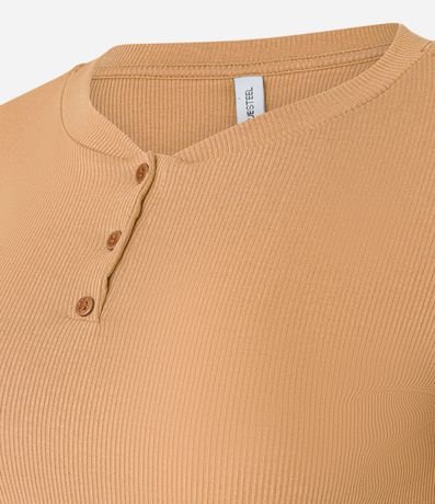 Blusa en Rib con Botones y Detalle en las Mangas 5