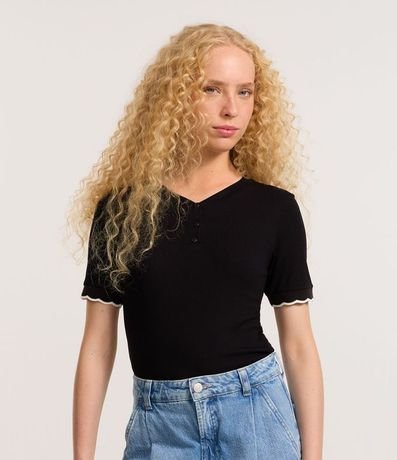 Blusa en Rib con Botones y Detalle en las Mangas 3