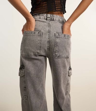 Pantalón Recto Comfort en Jeans con Bolsillos Cargo 5