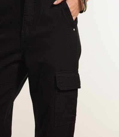 Pantalón Recto Comfort en Sarga con Bolsillos Cargo 3