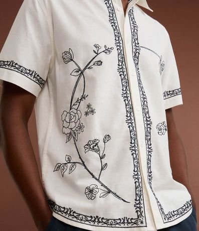 Camisa Comfort en Algodón con Bordado Floral 3