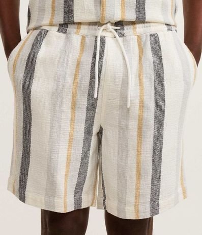 Bermuda Comfort en Jacquard con Estampa de Rayas Texturizada 2