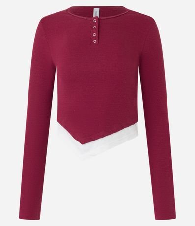 Blusa en Rib con Botones Delanteros y Bajo Asimétrica Sobrepuesta