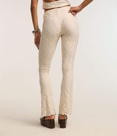 Pantalón Flare Texturizado con Bajo Ondulado 5
