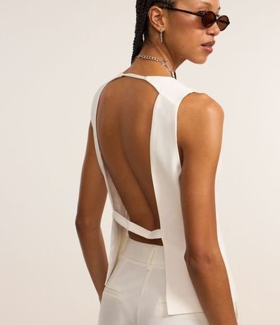 Chaleco en Sastrería con Espalda Abiertas 5