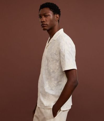 Camisa Comfort en Algodón con Bordado Floral y Texturizada 7