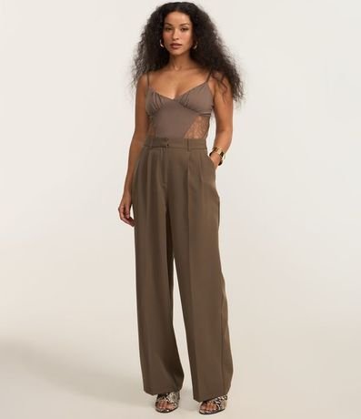 Blusa Cropped Bretel Fino con Busto Drapeado y Encaje 2