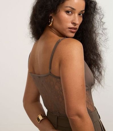 Blusa Cropped Bretel Fino con Busto Drapeado y Encaje 3