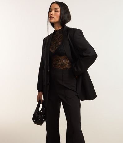 Pantalón Flare en Viscosa con Abertura en la Bajo y Sastrería 2