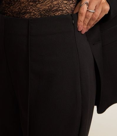 Pantalón Flare en Viscosa con Abertura en la Bajo y Sastrería 4