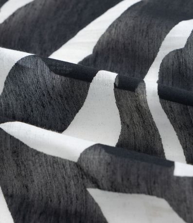 Canga Rectangular en Chiffon con Estampa de Follaje Bicolor y Saco 4