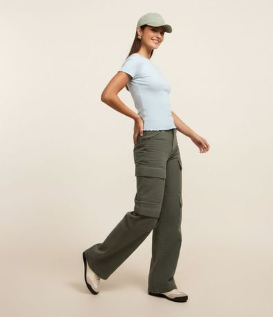 Blusa en Viscosa Texturizada y con Bajo Ondulado 5