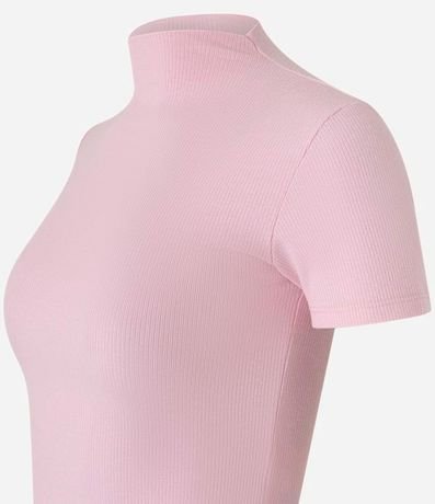 Blusa Básica Texturizada en Viscosa con Cuello Alto 6