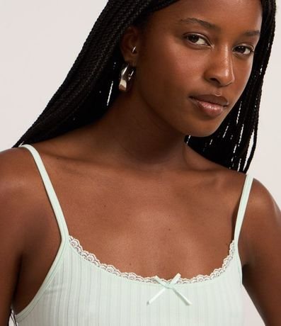 Blusa Texturizada en Seamless de Bretel Fino con encaje y moña 3