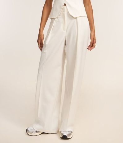 Pantalón Recto en Sastrería con Pliegues 3