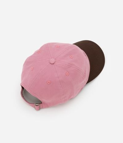Gorra en Sarga con Aba Contrastante y Estampa Bordada 3